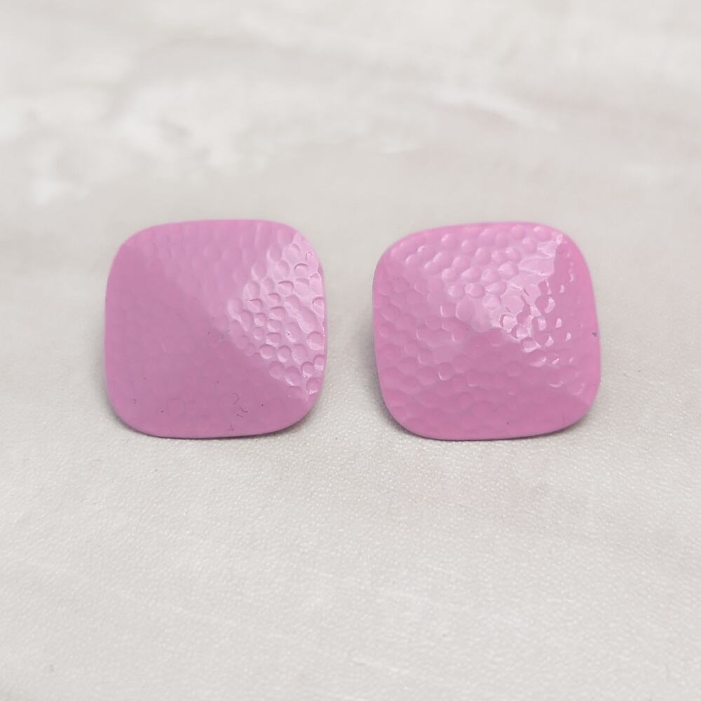 Vintage Clip On Earrings Pink Hammered Rounded Square Slightly Raised Center